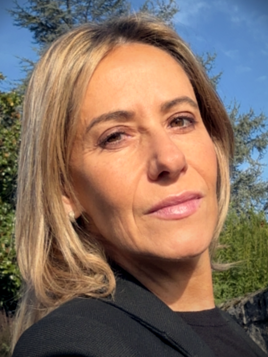 Sara — Adjunta a gerencia